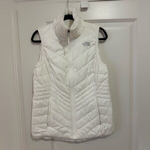 North Face Reversible White Puffer/Fuzzy Vest, Size Medium
